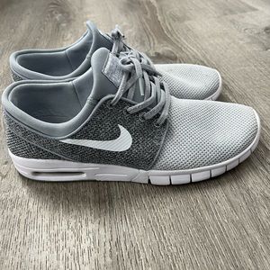 Used Nike SB air. Size 11.